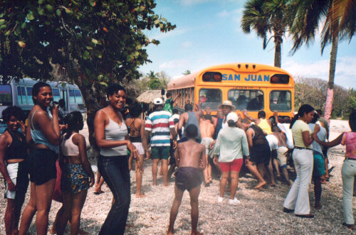 Playa Saladilla, Río Caño, Quemaíto, Bahoruco, Ciénaga, Desfiladero Amargados, San Rafael, Los Patos, Paraiso
